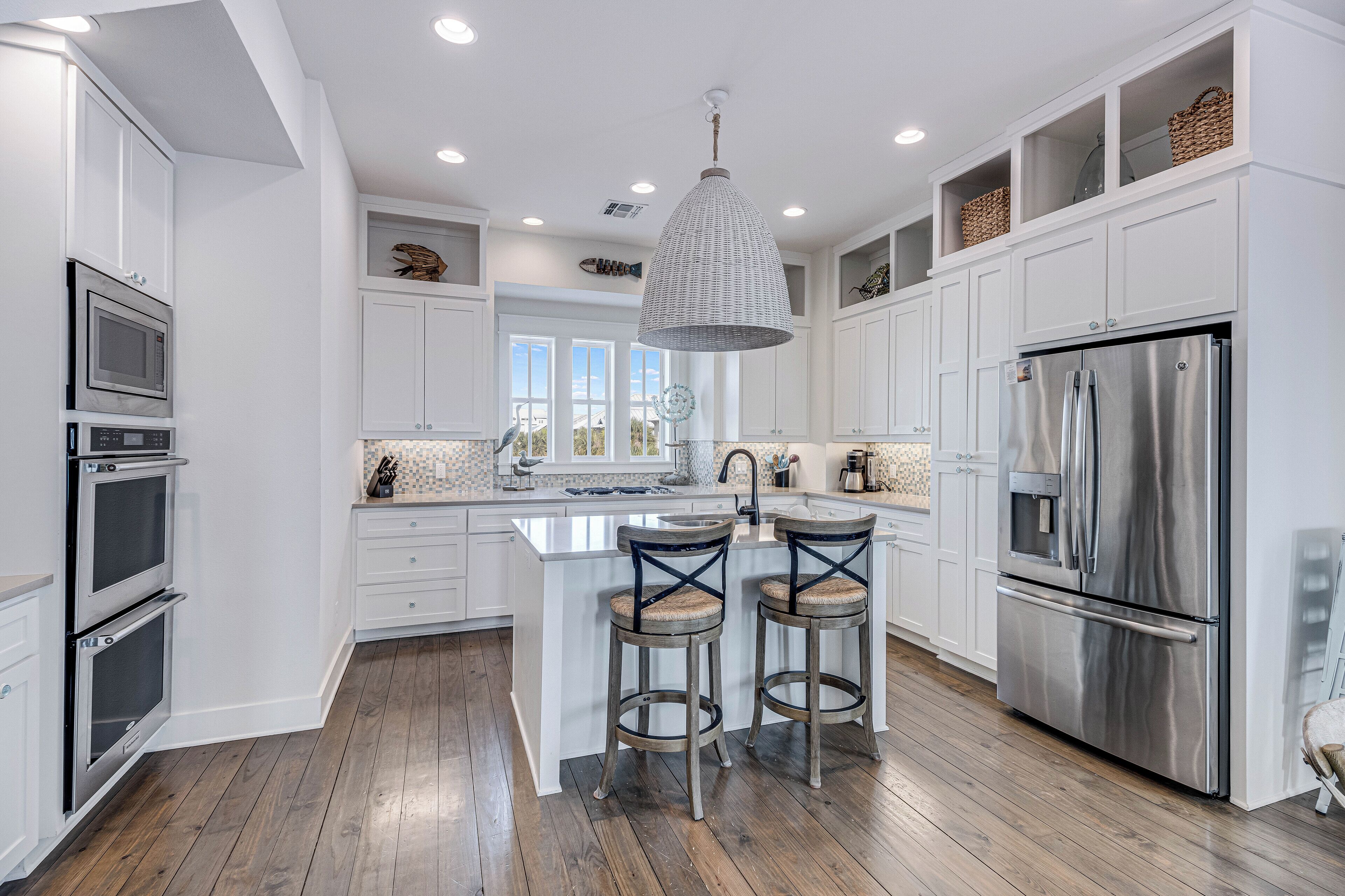 House (3 Bedrooms) | Exterior