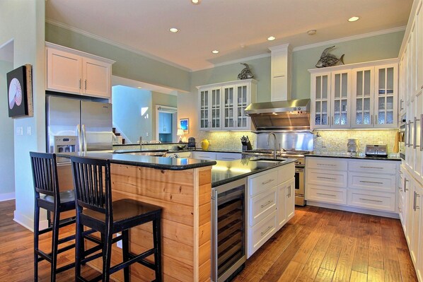 House (6 Bedrooms) | Interior - Summer House 181 SE (Port Aransas)