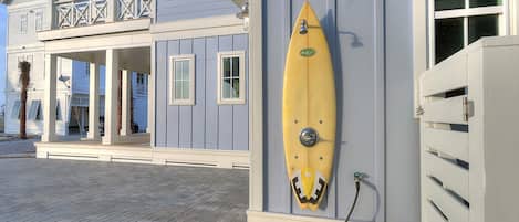House (Multiple Bedrooms) | Front of property