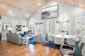 Interior - Sips Ahoy 191 BE (Port Aransas)
