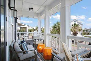 Interior - Sips Ahoy 191 BE (Port Aransas)