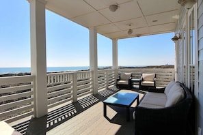 Terrace/patio - Seaglass 202 SE (Port Aransas)