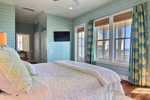 4 bedrooms, bed sheets