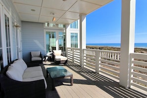 Terrace/patio - Seaglass 202 SE (Port Aransas)