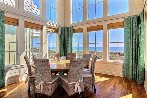 Dining - Seaglass 202 SE (Port Aransas)