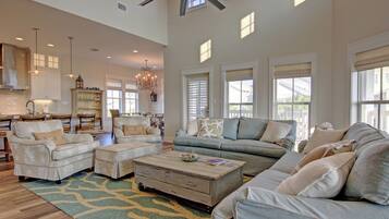 House (5 Bedrooms) | Interior