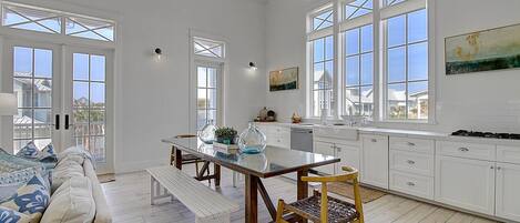 House (5 Bedrooms) | Interior