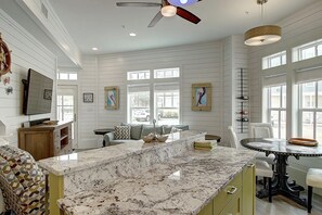 Interior - Summer Breeze TC 4103 (Port Aransas)