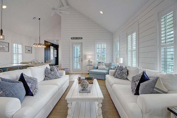 Living area - Summersalt 112 CE (Port Aransas)