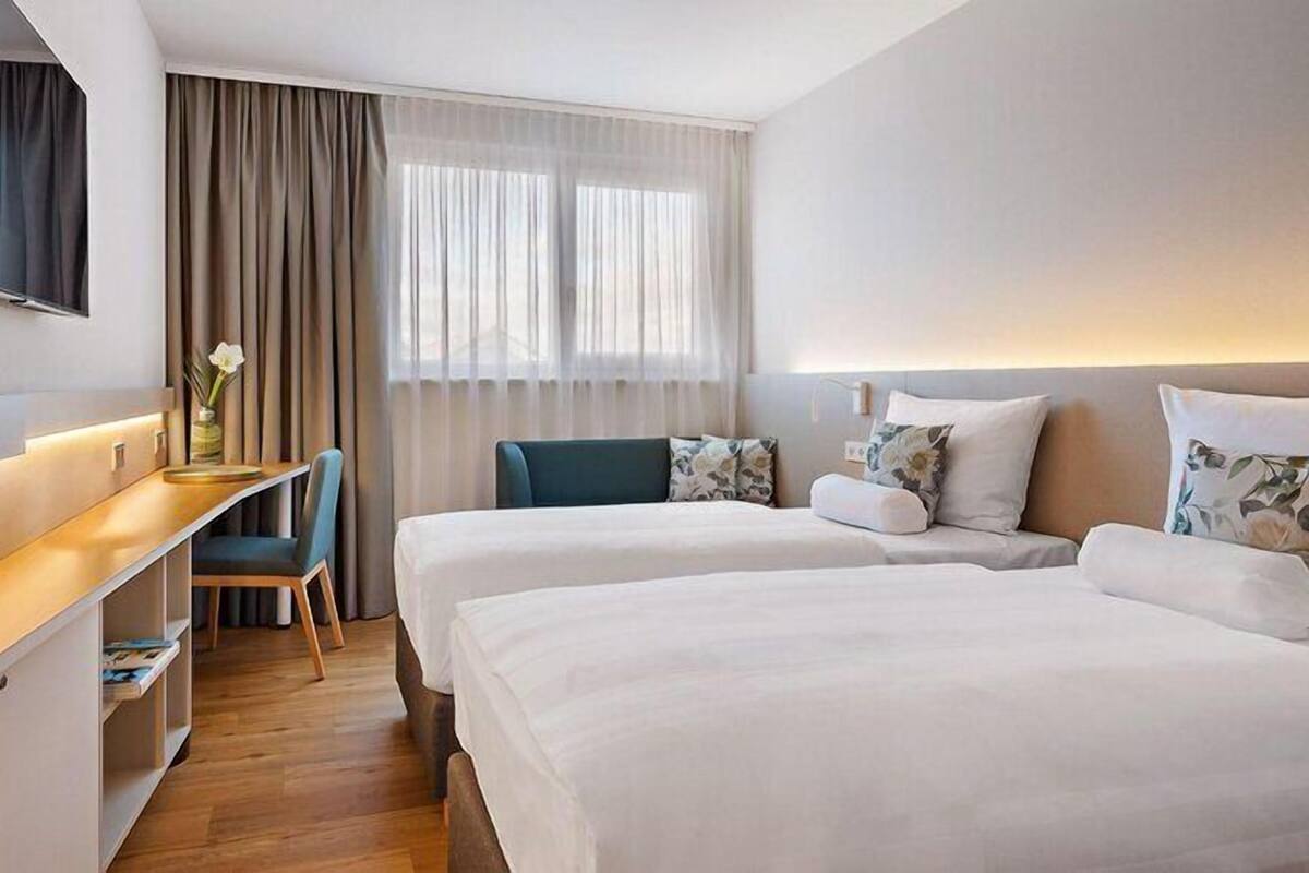 Standard Twin Room | Hypo-allergenic bedding available, desk, laptop workspace, soundproofing