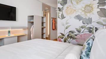 Ropa de cama hipoalergénica y escritorio