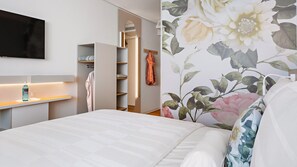 Hypo-allergenic bedding, desk, laptop workspace, soundproofing - Hey Lou Hotel Karlsruhe Messe (Rheinstetten)