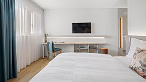 Standard Double Room | Hypo-allergenic bedding available, desk, laptop workspace, soundproofing - Hey Lou Hotel Karlsruhe Messe (Rheinstetten)
