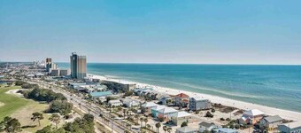 Lovely 1Bd/2bath + Bunk Room & 2 Queen Sofa Beds