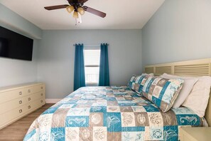 1 bedroom, iron/ironing board, WiFi - Lovely 1Bd/2bath + Bunk Room & 2 Queen Sofa Beds (Panama City Beach)