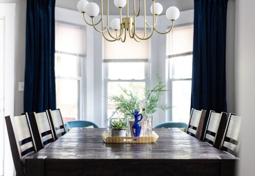 Stylish 4BR w/ Arcade Fun - 9 mins to Downtown CLE