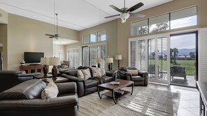 TV, fireplace - 2 bedrooms plus a den at PGA West (La Quinta)