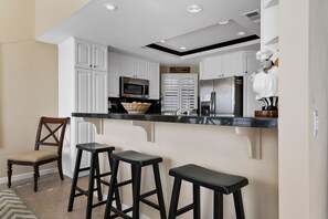 Fridge, microwave, oven, stovetop - 2 bedrooms plus a den at PGA West (La Quinta)