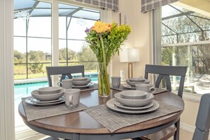 Family House, 5 Bedrooms | In-room dining - Balmoral Breeze 5 Bedrooms (Davenport)