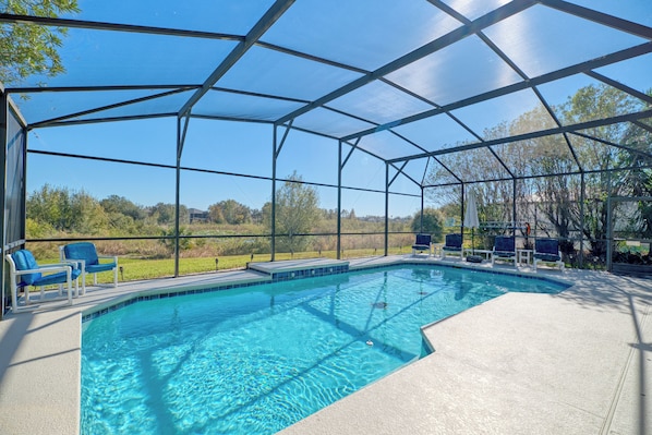 Outdoor pool, sun loungers