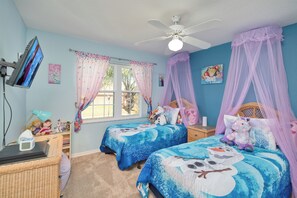 5 bedrooms, down duvets, individually decorated, individually furnished - Balmoral Breeze 5 Bedrooms (Davenport)