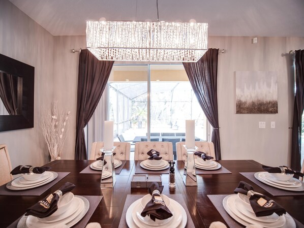 Casa familiar, 6 habitaciones | Comedor