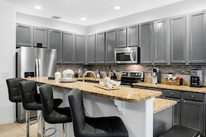 บ้านพักสำหรับครอบครัว, 6 ห้องนอน | ครัวส่วนตัว | ตู้เย็น, ไมโครเวฟ, เตาอบ, เตาประกอบอาหาร