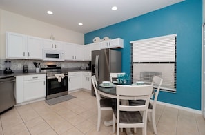 Family House, 4 Bedrooms | Private kitchen | Fridge, microwave, oven, stovetop
