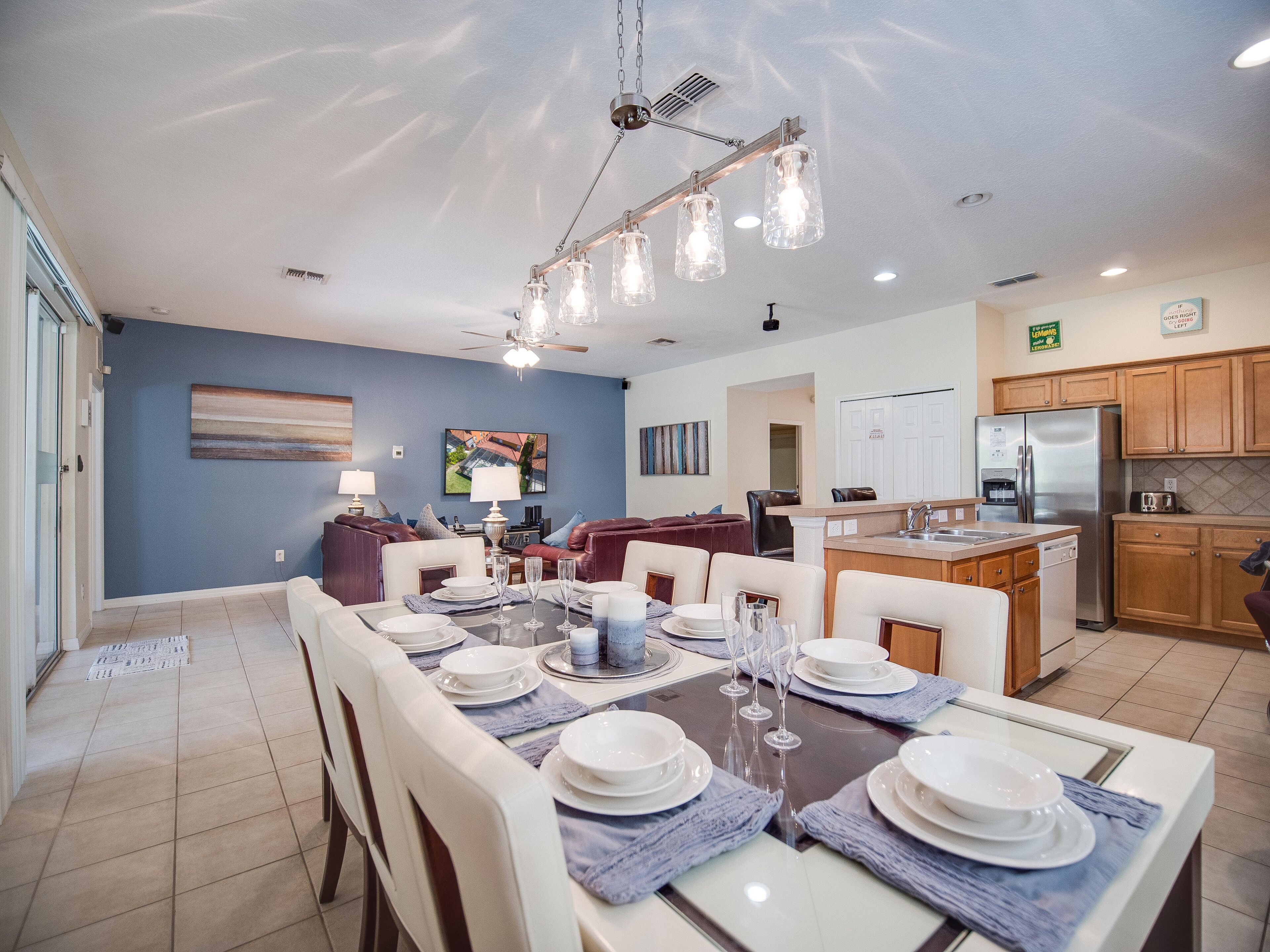 Family House, 5 Bedrooms | Dining room