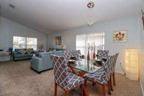 Family House, 4 Bedrooms | Living room