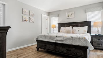 Family House, 4 Bedrooms | 4 bedrooms, in-room safe, individually decorated, individually furnished