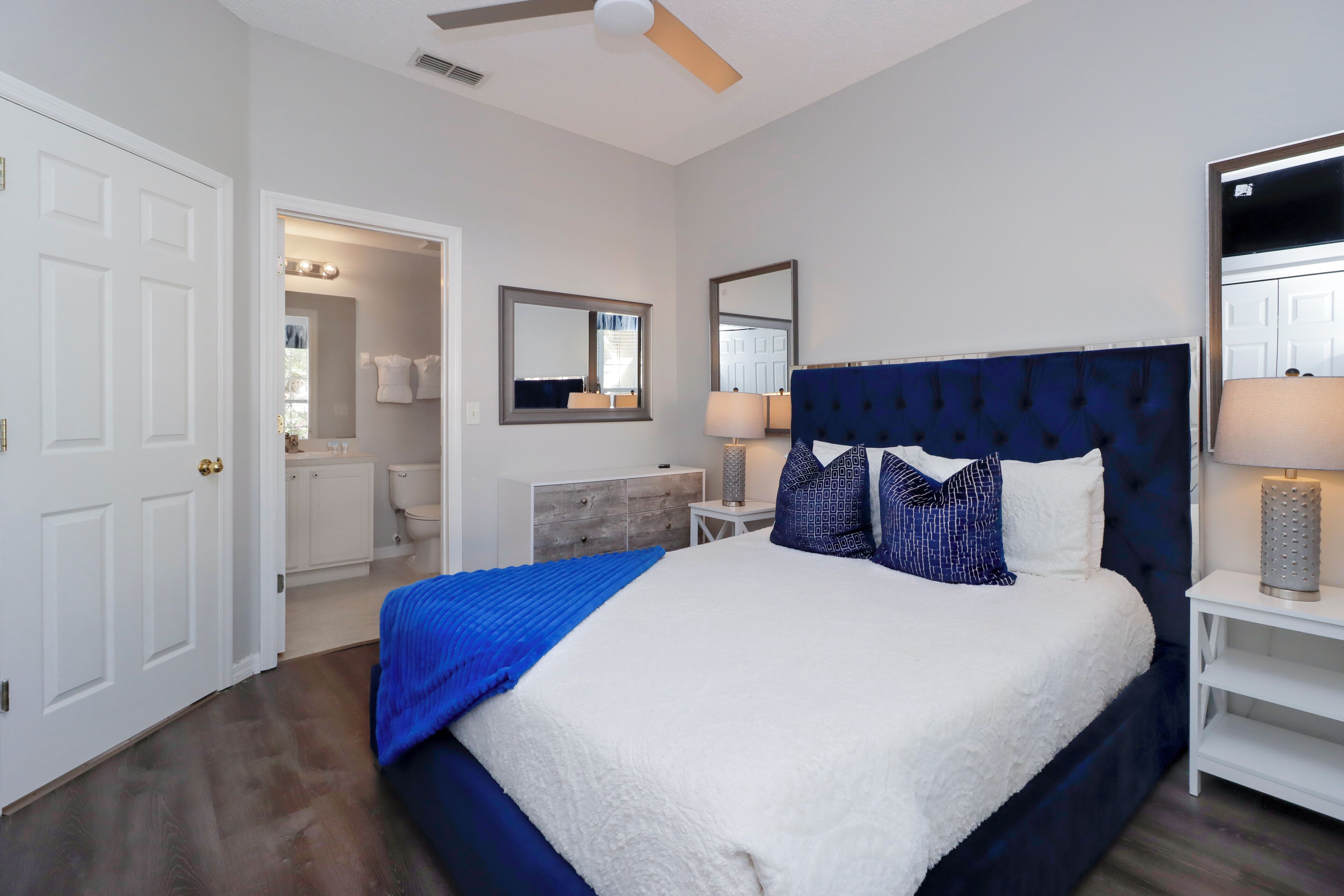 Family House, 4 Bedrooms | 4 bedrooms, in-room safe, individually decorated, individually furnished