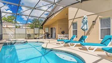 Outdoor pool, sun loungers