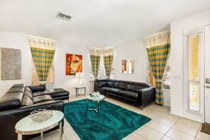 55-吋智慧型電視、數位頻道、足球台、串流服務