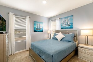 6 bedrooms, iron/ironing board, free cots/infant beds, travel cot - Lake View Villa 6 Bedrooms (Davenport)