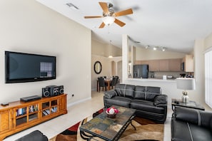 Living area - Magnolia Sunrise 4 Bedrooms (Kissimmee)