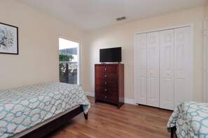 4 bedrooms, iron/ironing board, free WiFi, bed sheets