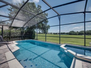 Outdoor pool, pool loungers - Sapphire Sky Villa 4 Bedrooms (Clermont)