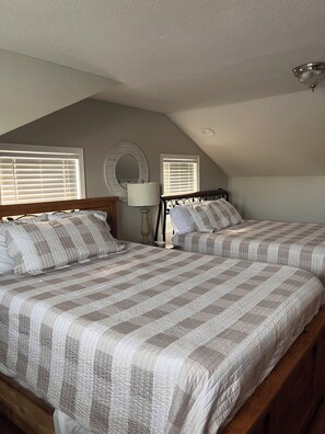 3 chambres, fer et planche à repasser, Wi-Fi gratuit, draps fournis