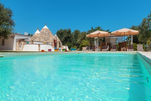 Fantastic Trulli Olea With Pool Garden