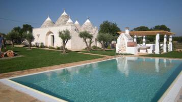 Villa | 5 bedrooms, WiFi