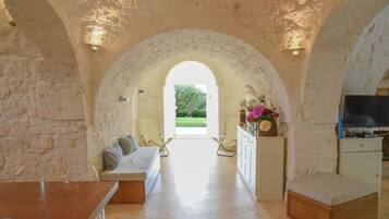 Villa | 5 bedrooms, WiFi