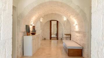 Villa | 5 bedrooms, WiFi