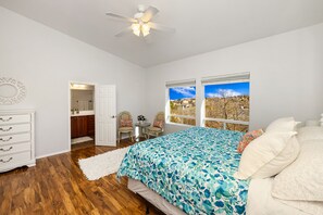 3 habitaciones, escritorio, tabla de planchar con plancha y wifi gratis