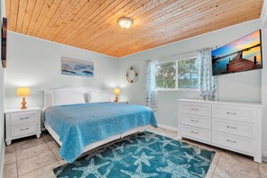 2 bedrooms, iron/ironing board, free WiFi