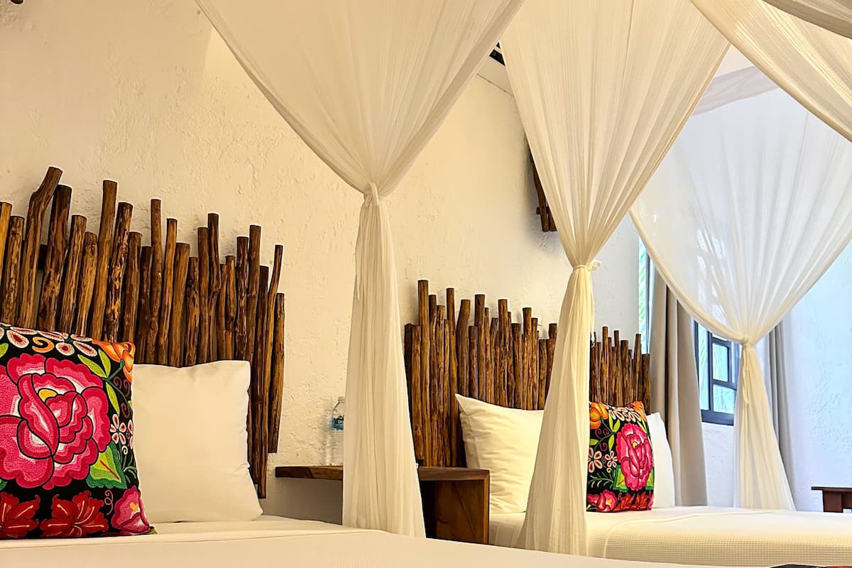 Garden Deluxe Room Double | Hochwertige Bettwaren, Daunenbettdecken, Bügeleisen/Bügelbrett