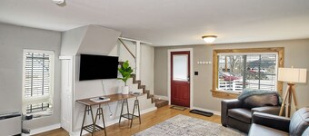 Quaint Mesa Cottage in Town