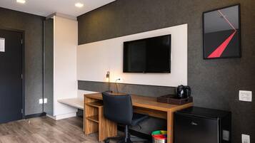 Chuveiro, chuveiro com efeito de chuva, secador de cabelo