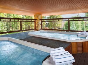 Piscine extérieure, piscine chauffée