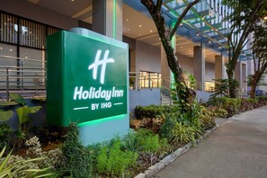 Front of property - Holiday Inn Cebu City by IHG (Cebu City)